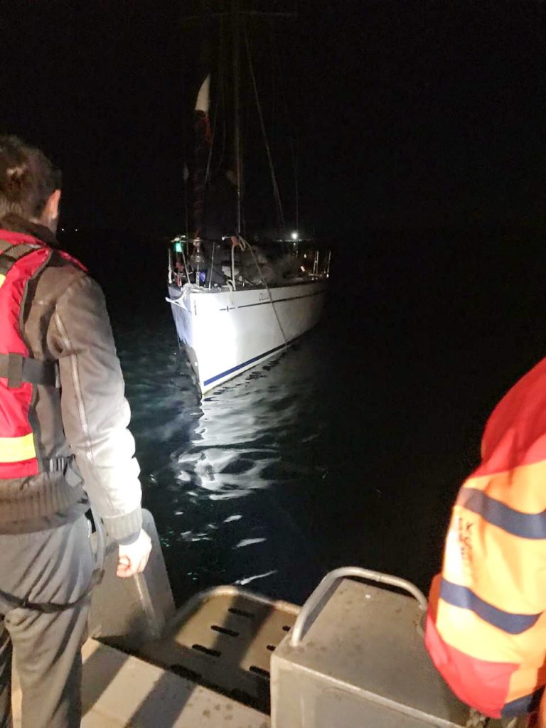 Spašena jedrilica koja se nasukala kod Ulcinja
