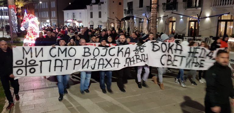 Nova protestna šetnja vjernika Mitropolije crnogorsko-primorske u Tivtu
