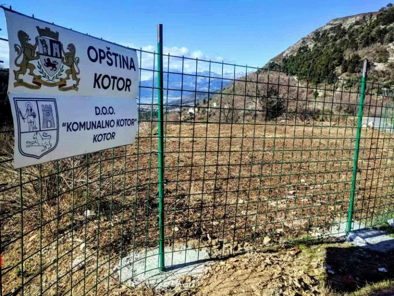 Kotor – uklonjena deponija na Trojici, teren očišćen i zagrađen