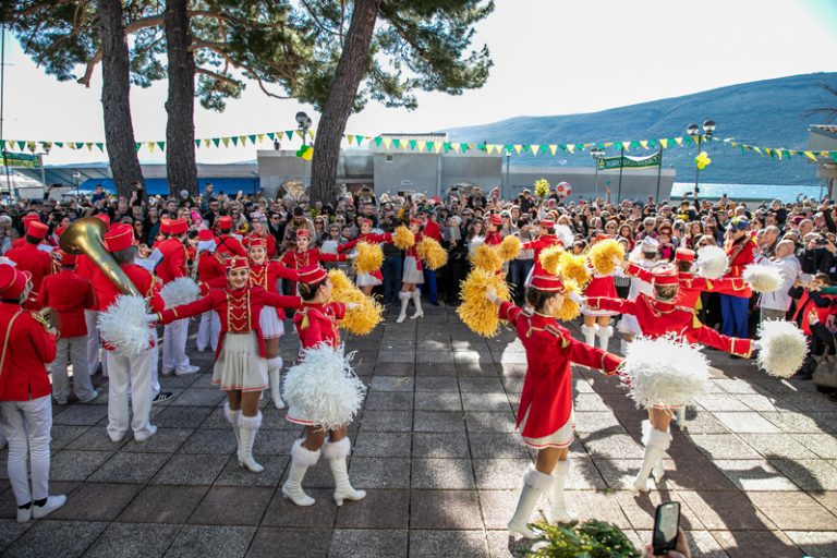 Fešta od mimoze,  ribe i vina: Preko 20 hiljada posjetilaca uživalo u suncu i dobroj atmosferi