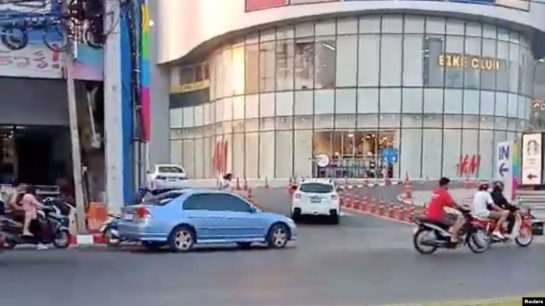 Tajlandski vojnik ‘ubio najmanje 20 ljudi’ – policija i vojska upale u trgovački centar, ljude bježe