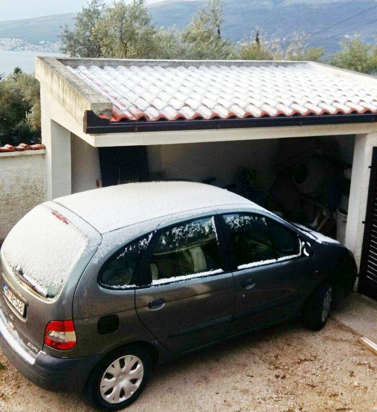 Snijeg obijelo neka mjesta na hercegnovskoj rivijeri