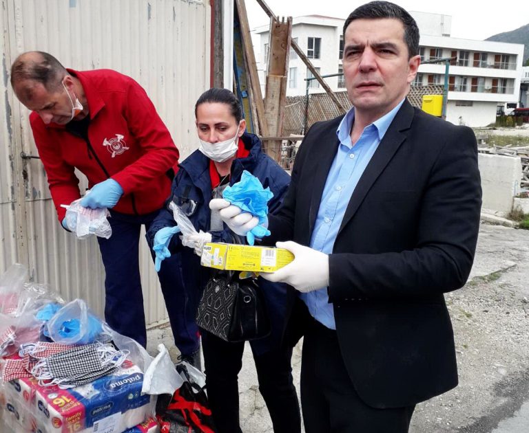 Tivatski tim za vanredne situacije podijelio pomoć žiteljima romskog naselja