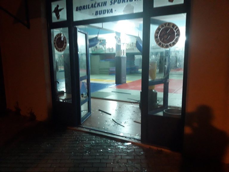 Vaterpolo klub Primorac : Navijači Partizana očigledno došli da onemoguće utakmicu