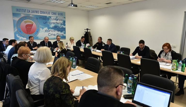 Nove mjere: Zatvorene granice za strance osim za one koji rade u Crnoj Gori, zatvaraju se kafići, tržni centri…