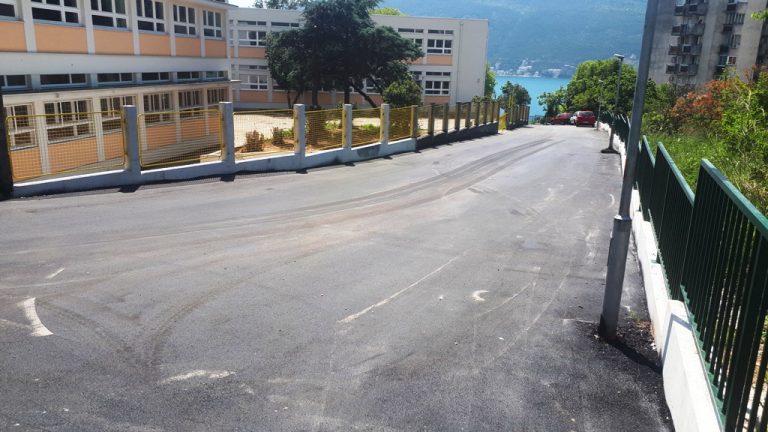Herceg Novi – završena sanacija puta oko škole na Toploj