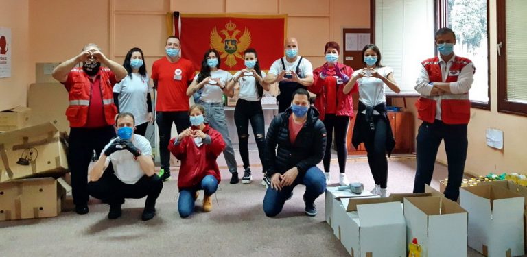 Volonteri “Kotorskog srca“ podijelili 880 paketa, imali 247 kućnih posjeta…
