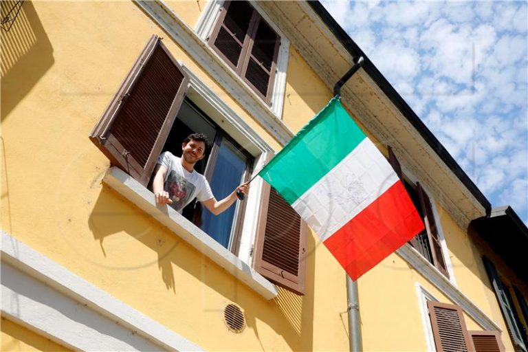 Na ulicama Italije nema gužve uprkos popuštanju mjera
