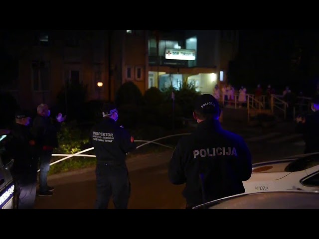 Tivat – Kolege iz javnih službi iskazale poštovanje medicinskim radnicima – video