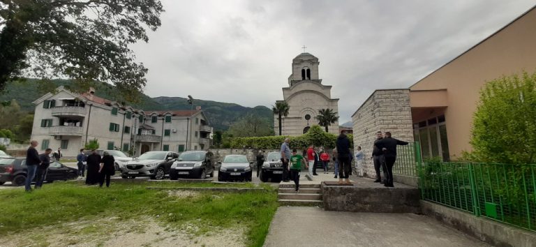 Organizatori pronijeli mošti automobilom kroz grad