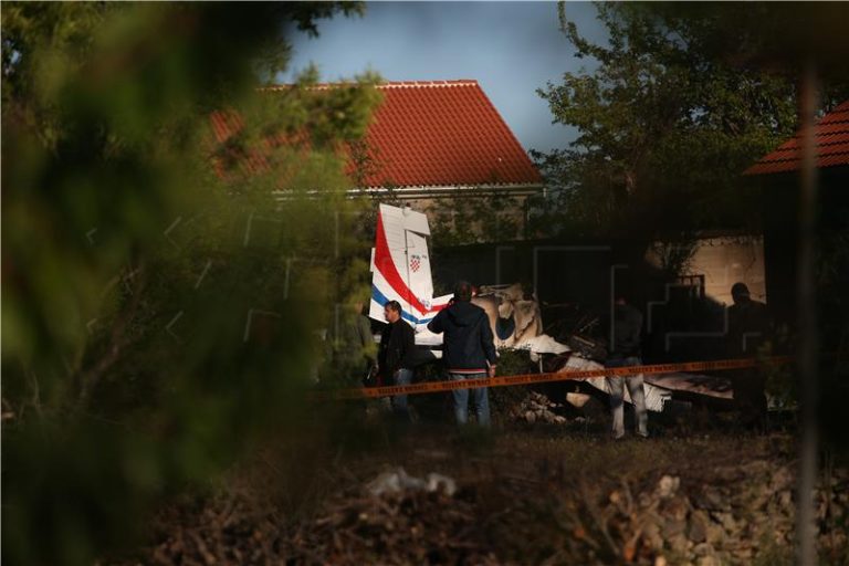 Zadar – Piloti poginuli u padu vojnog školskog aviona, ministar Krstičević podnio ostavku