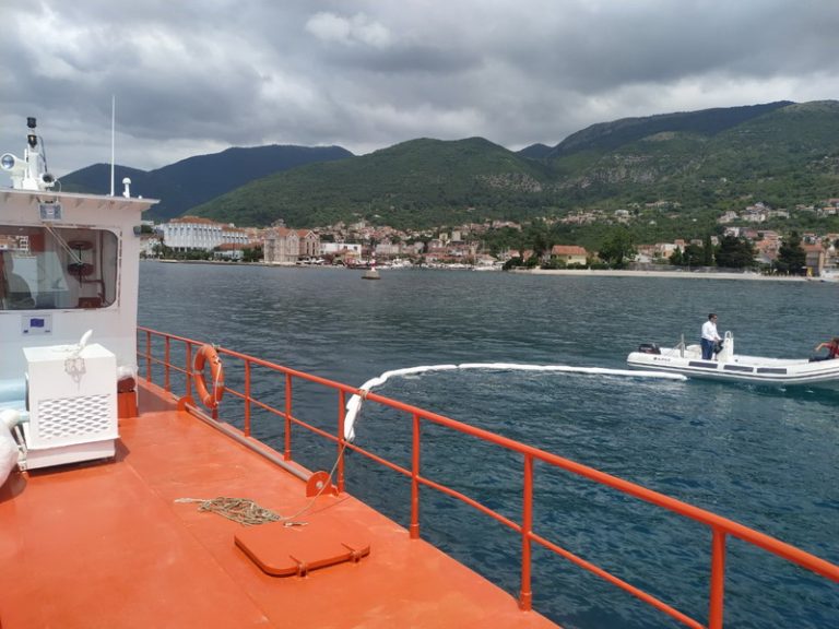 Tivat – samo što su sanirali jednu naftnu mrlju stigla dojava o drugoj…