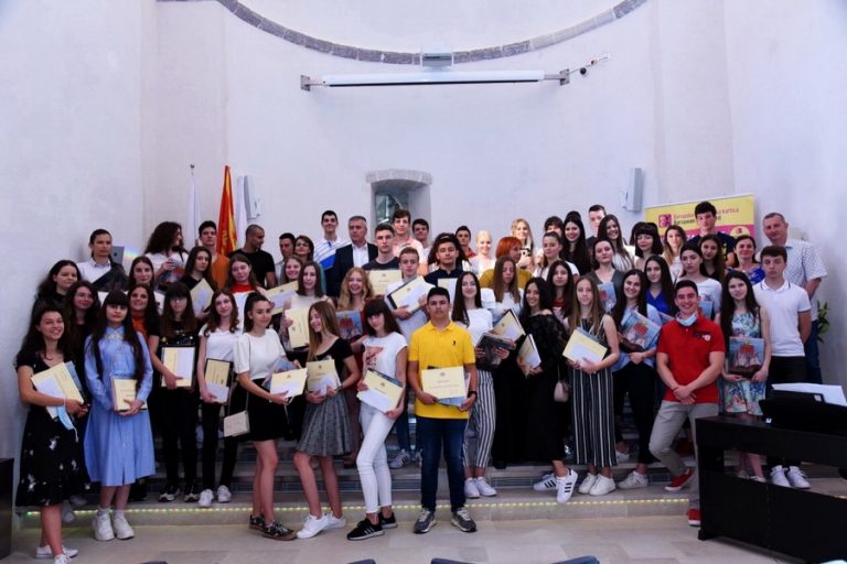 Kotor – najboljima dodijeljene diplome “Luča”