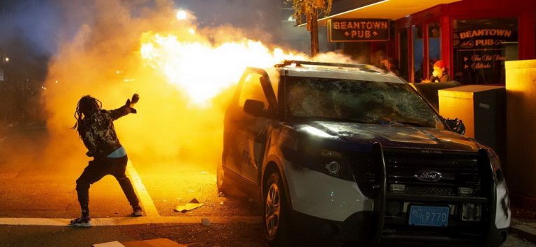 Protesti i nasilje u Los Angelesu i New Yorku i nakon Trumpova poziva na vojsku