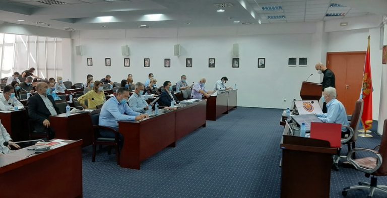 Zasijedao tivatski parlament, opozicija većinom bojkotovala sjednicu