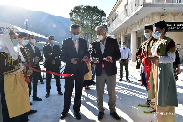 Premijer i predsjednik Opštine otvorili  pothodnik u Kotoru