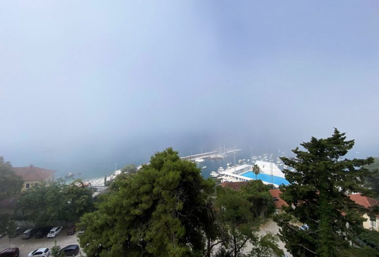 Jutarnja magla u H. Novom – zašto se javlja u ljetnim mjesecima?