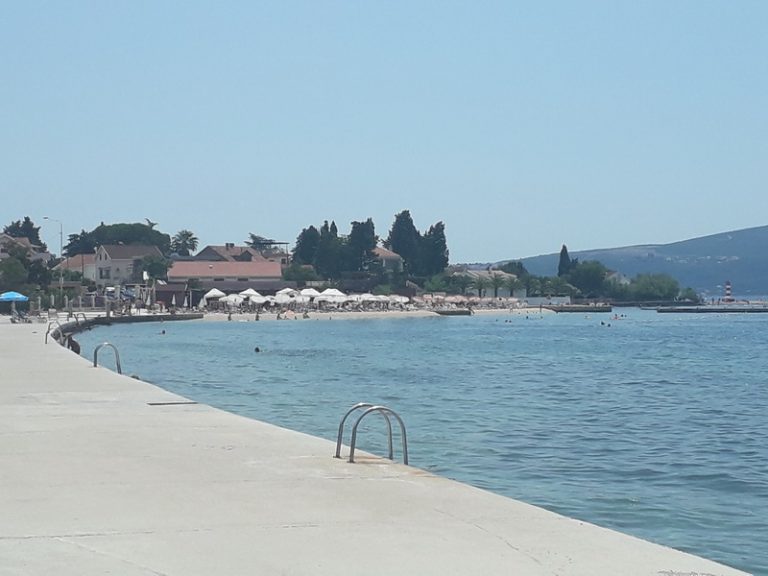 Turističke privrednike osloboditi plaćanja naknada Morskom dobru i opštinama
