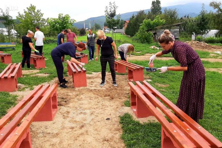 Izgradili školu na otvorenom kao odgovor na koronavirus