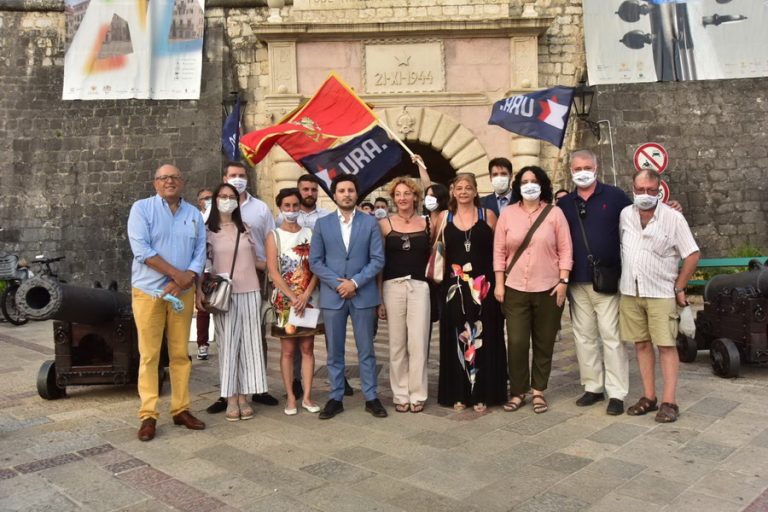 Kotorska URA predala potpise i izbornu listu: Građanska opcija je jedino što može spasiti Kotor i Crnu Goru