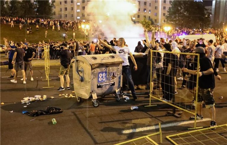 Jedna osoba poginula u protestima u Bjelorusiji