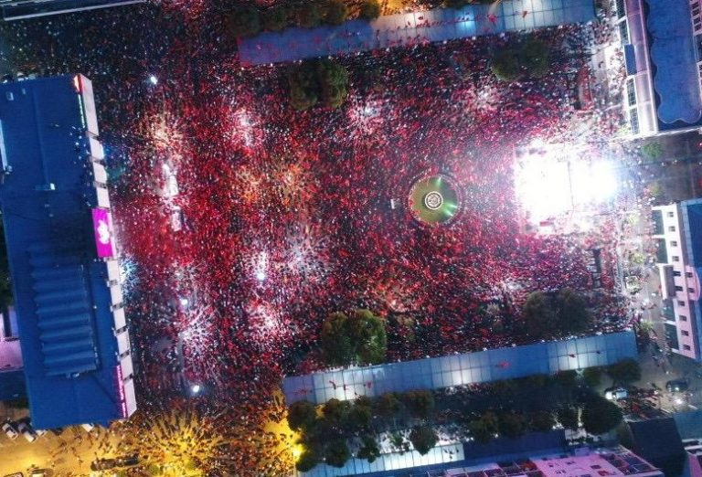U Podgorici 50. 000 građana poručilo “ne damo državu”