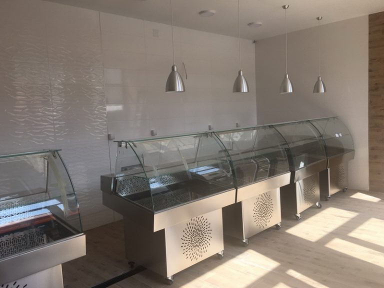 Prodavci ribe nezadovoljni novim tezgama u renoviranoj peškariji