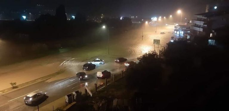 Obilna kiša u Baru, poplavljene kuće i saobraćajnice