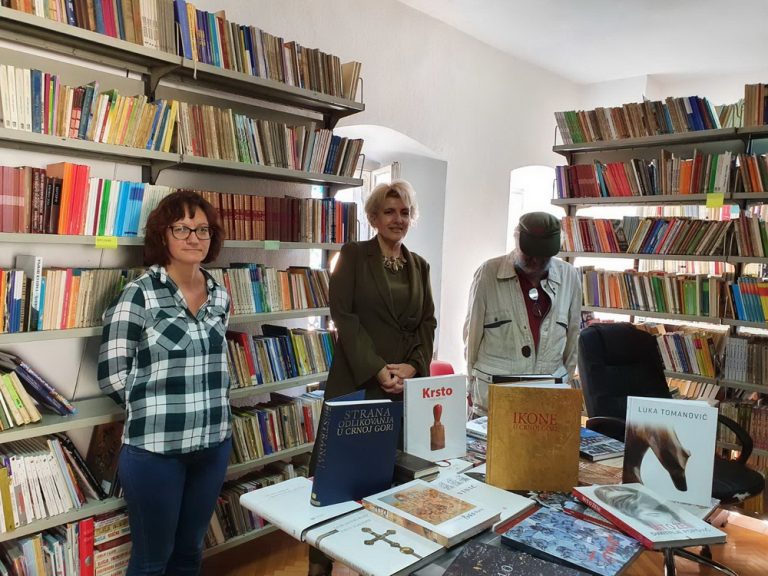 Narodni muzej donirao 100 knjiga biblioteci u Kotoru