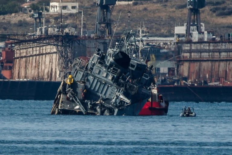 Portugalski kontejneraš Maersk Launceston prepolovio grčkog minolovca Kallista, ali srećom nije bilo mrtvih