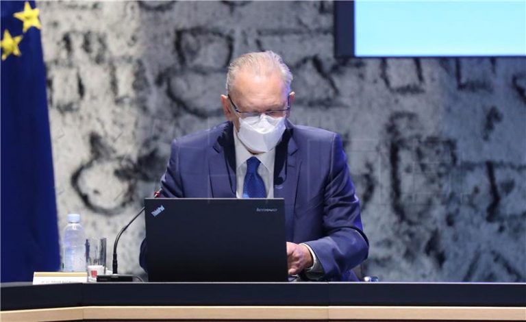 Hrvatska poštrava mjere, ministar zdravstva pozitivan na coronavirus