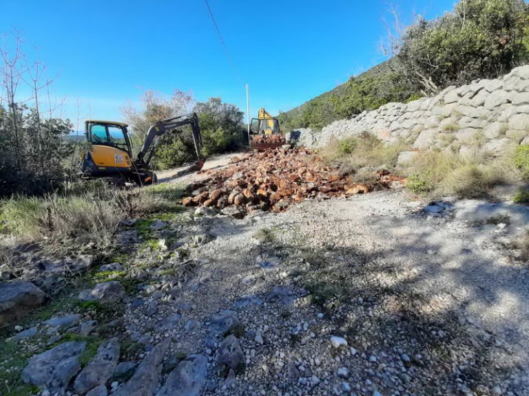 Luštica – urediće vidikovac na putu Rose – Klinci – Mrkovi i put za Babunce