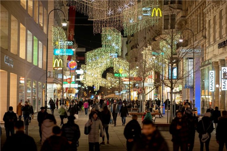 Milioni Britanaca pod strogim mjerama, Austrija u trećem ‘lockdownu’