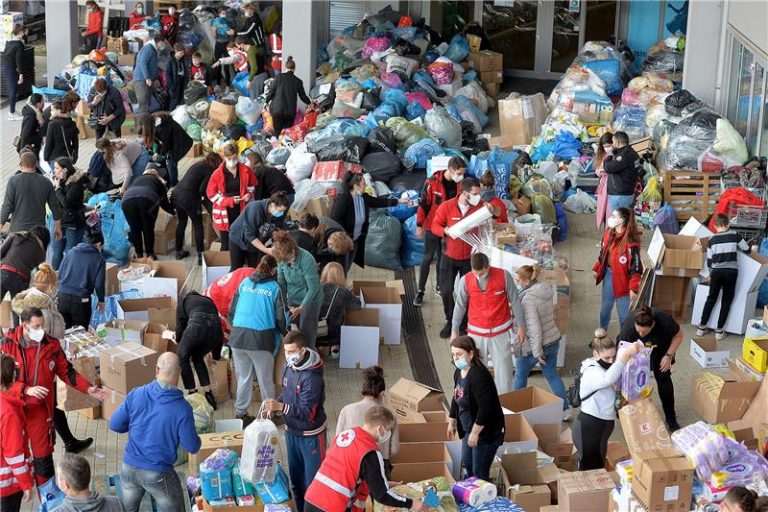 Pomoć i poruke potpore stradalom području Hrvatske iz BiH, Crne Gore, Srbije