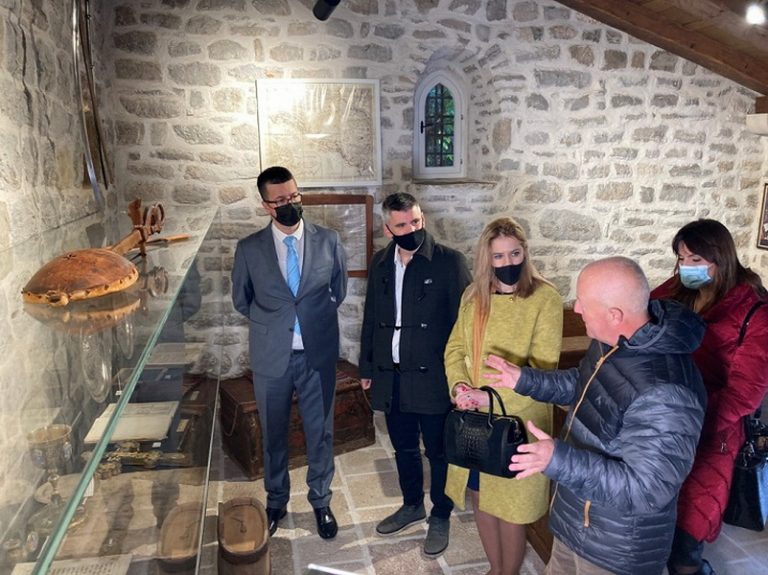 Ministarka  Bratić u Herceg Novom – Partnerski odnos umjesto maćehinskog