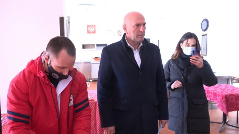 U Budvi otvorena Narodna kuhinja: “Niko ne smije da bude gladan”