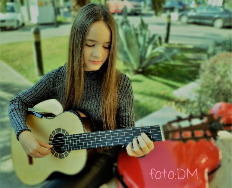 Gitaristkinja Kristina Miljenović nagrađena na Internacionalnom festivalu u Italiji