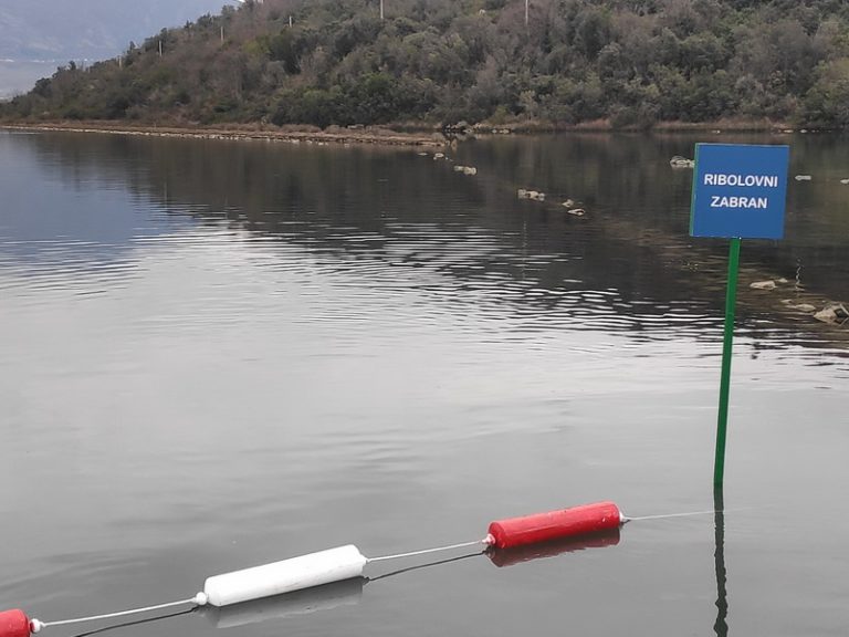 Obilježene granice na moru rezervata prirode “Tivatska solila”
