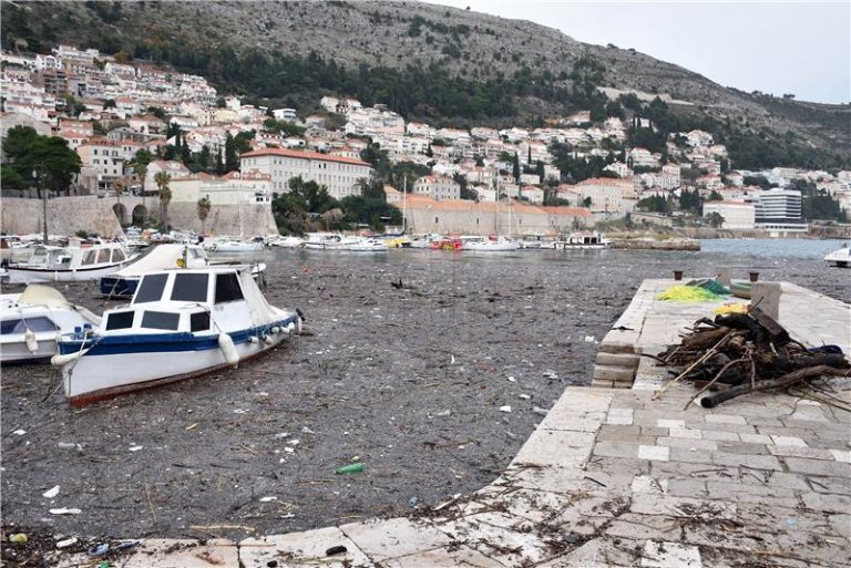 Plastic Smart gradovi i otoci odbacit će jednokratnu plastiku