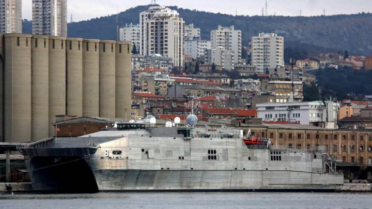 Tri broda američke ratne mornarice na remontu u brodogradilištu ‘Viktor Lenac‘