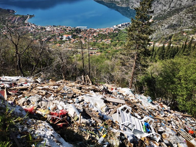 U zaleđu Risna ima oko 15-ak deponija otpada – pogledajte najveću, sramota…