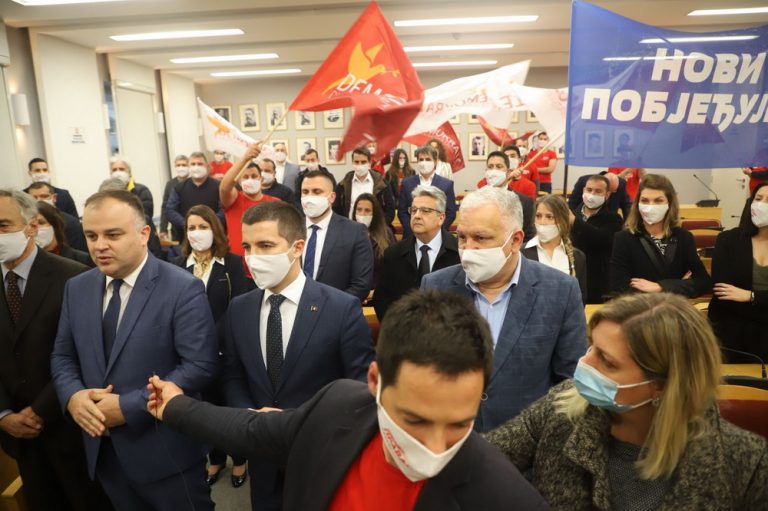 „Ni lijevo, ni desno. Pravac Novi“