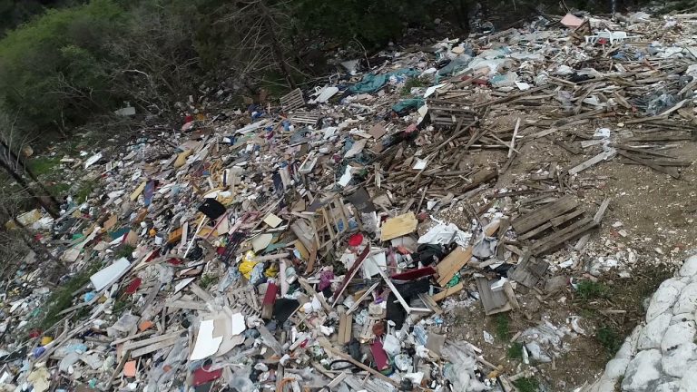 U zaleđu Risna ima oko 15-ak deponija otpada – pogledajte najveću, sramota…
