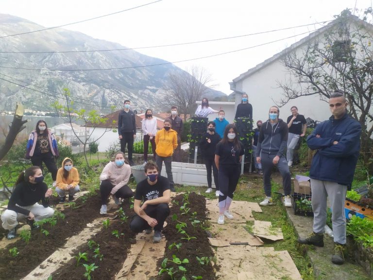 Aktivisti NVO “Naša akcija” uređivali eko kuću “Muo house”