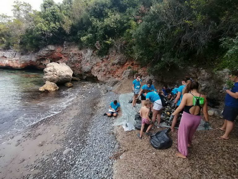 Akcija čišćenja kamenog djela obale plaže Pržno