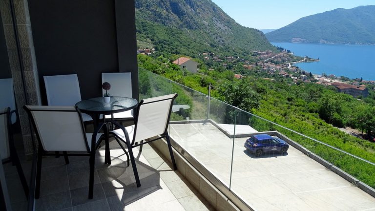 A Place in Montenegro: Jednosoban stan u Risnu po sniženoj cijeni…