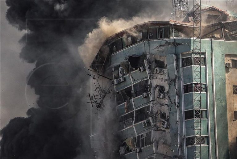 Izrael srušio zgradu od 12 katova s uredima medijskih kuća Al Jazeere, AP-a i AFP-a