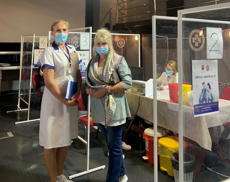 Prvog dana masovne vakcinacije u Tivtu 432 građana primilo vakcinu