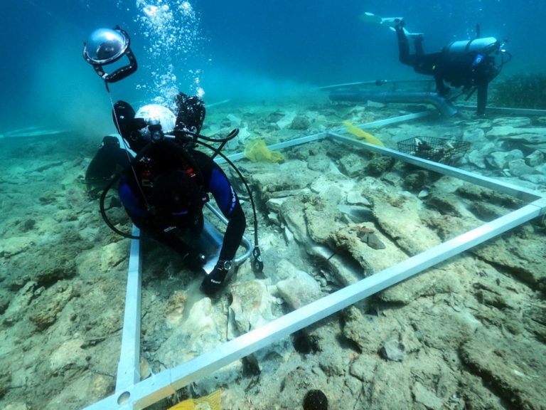 U istraživanju potopljenog neolitičkog naselja na Korčuli pronađeni mnogobrojni suhozidi i bogat arheološki materijal