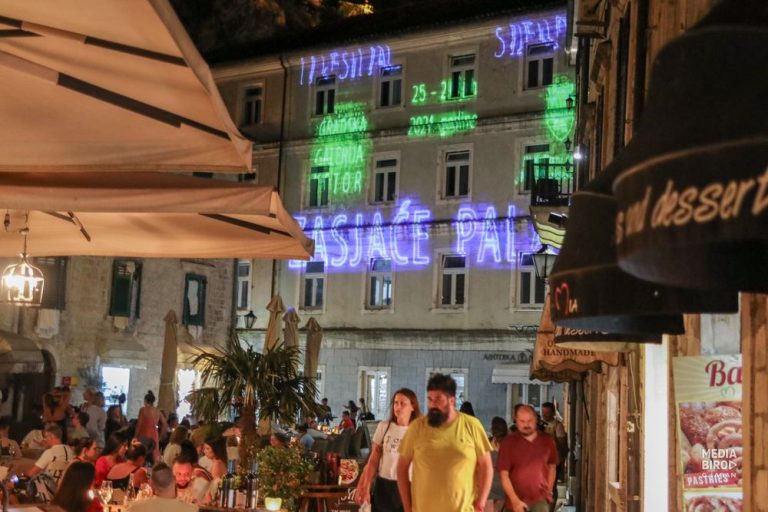 U Kotoru drugu noć zaredom održan festival svjetlosti Zasjaće palaci